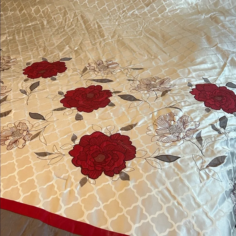 Floral queen comforter